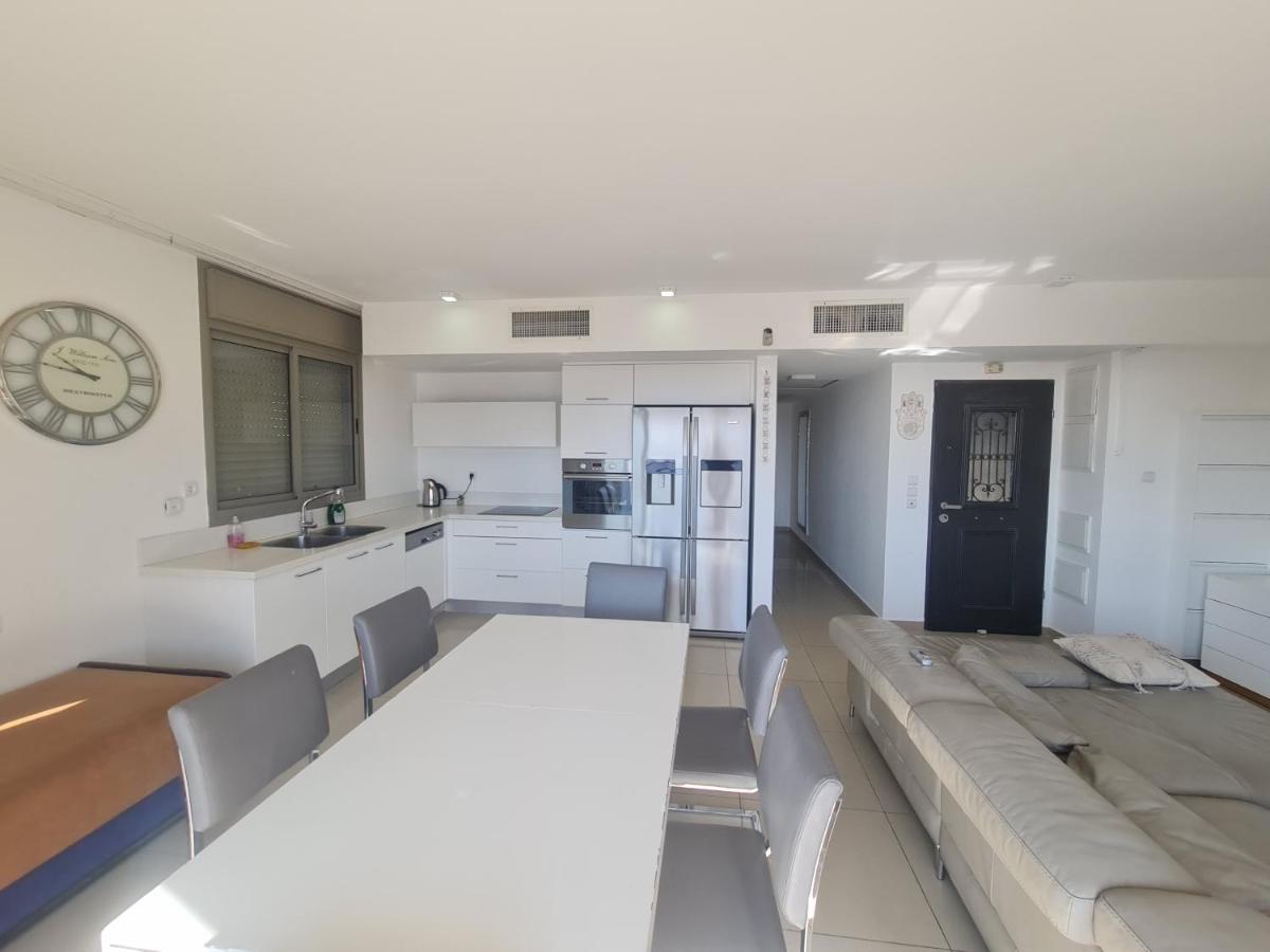 Top-Luxury Exclusive Аpt With Jacuzzi In Front Of The Sea Eilat Exterior foto